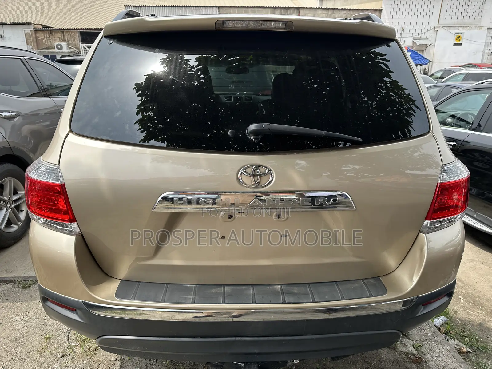 Toyota Highlander Limited 3.5l 4WD 2013 Gold