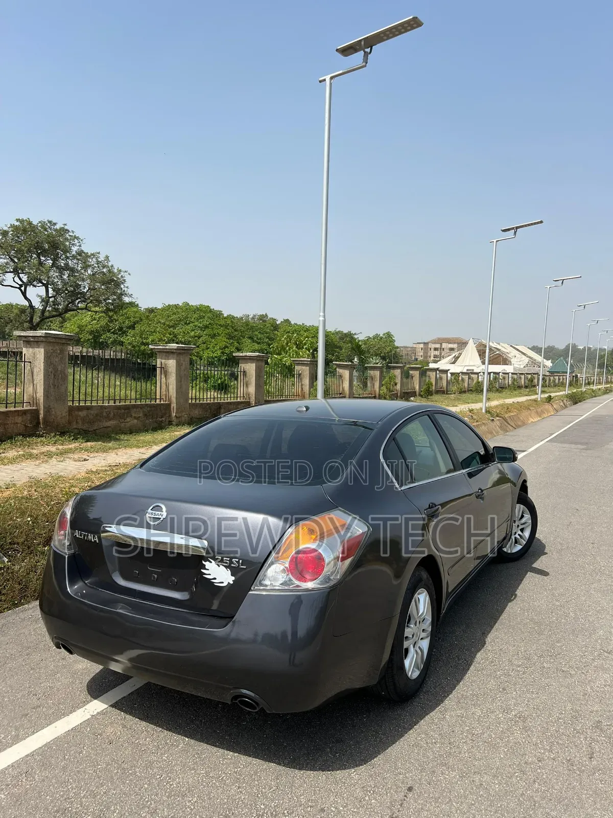 Nissan Altima 2011 Gray