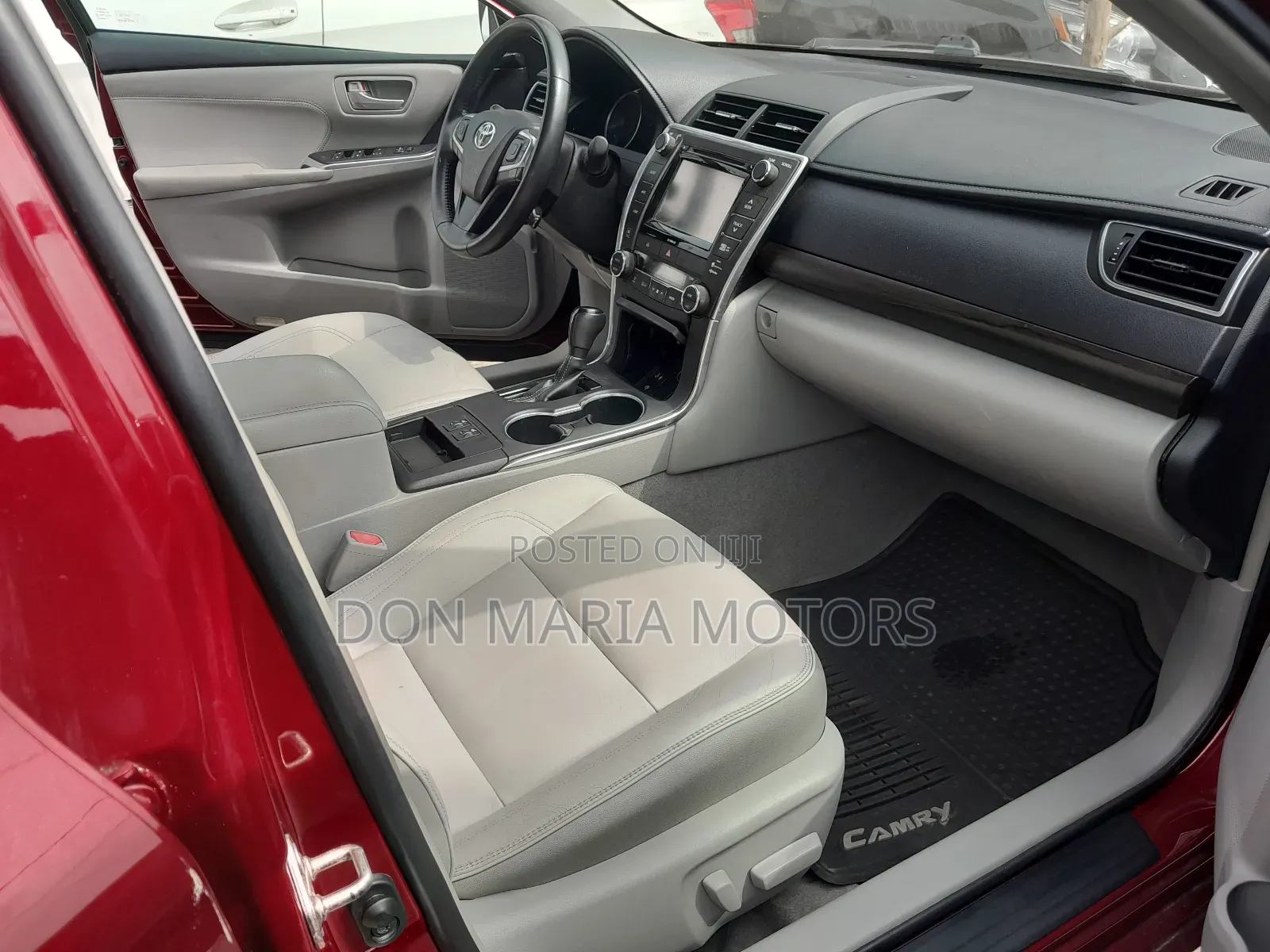Toyota Camry XLE 4dr Sedan (2.5L 4cyl 6A) 2015