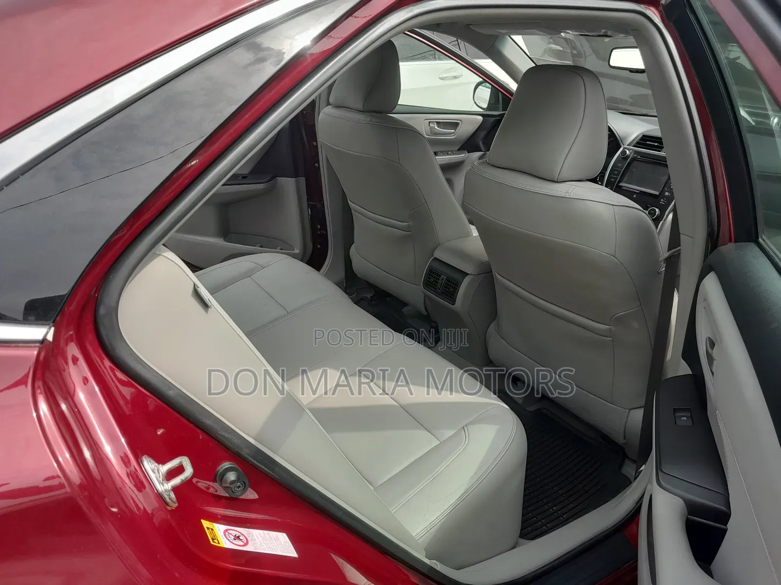 Toyota Camry XLE 4dr Sedan (2.5L 4cyl 6A) 2015