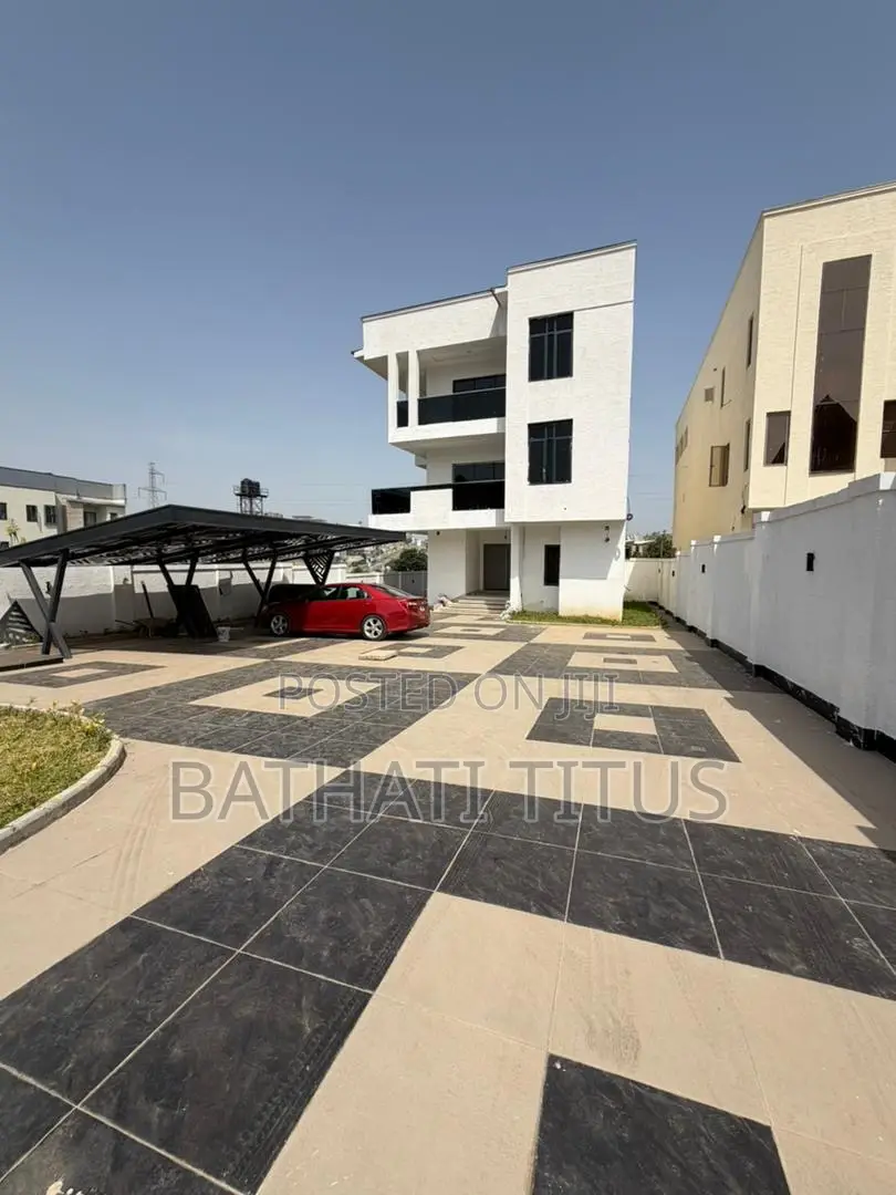 5bdrm Duplex in Guzape District for sale