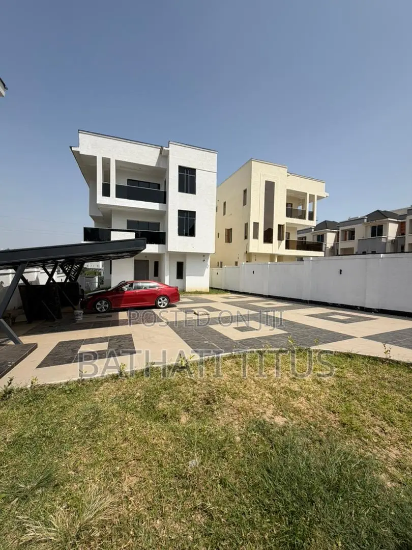 5bdrm Duplex in Guzape District for sale