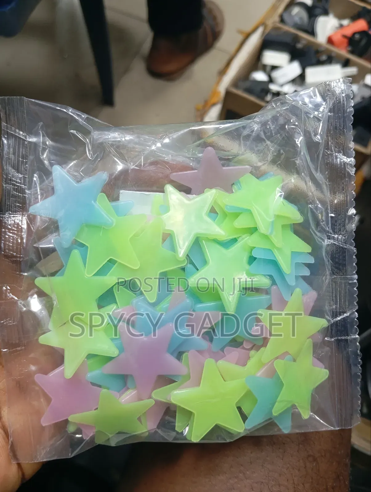 Glow in the Dark Plastic Stars Stickers for Room Decoration