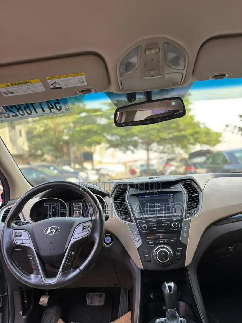 Hyundai Santa Fe SE FWD 2017 Gray