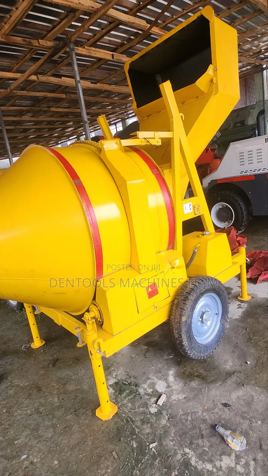 Self Loader Reverse Drum Concrete Mixer