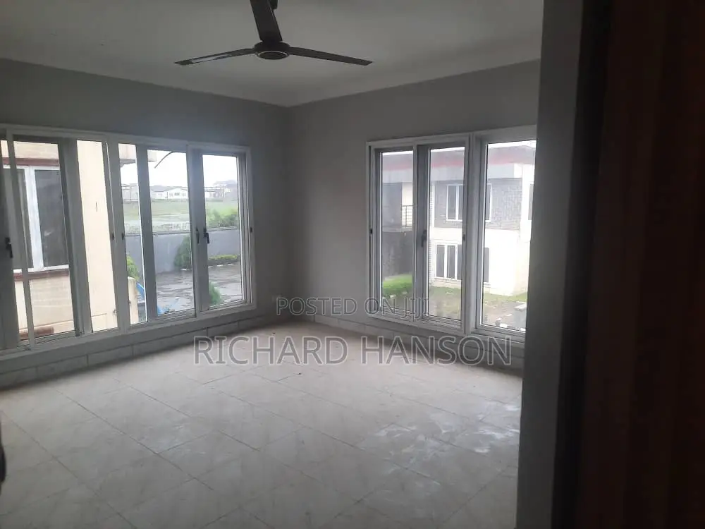 4bdrm Duplex in Sangotedo for sale