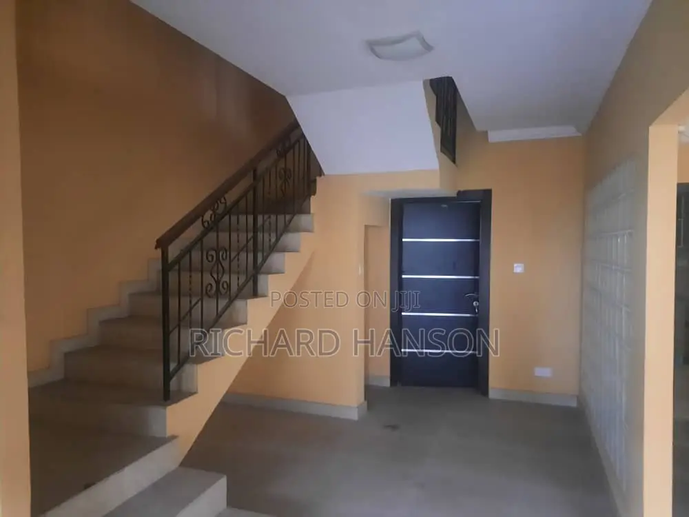 4bdrm Duplex in Sangotedo for sale