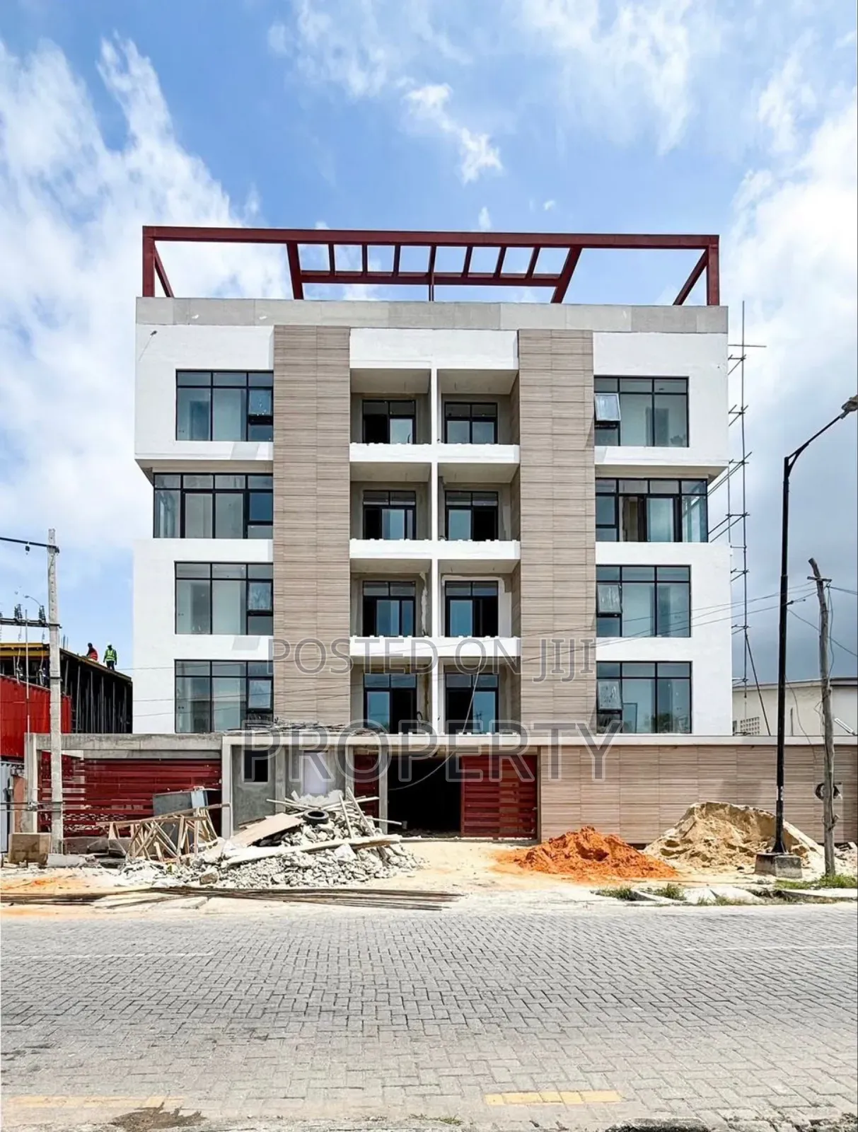 3bdrm Apartment in Lekki Phase 1 for sale