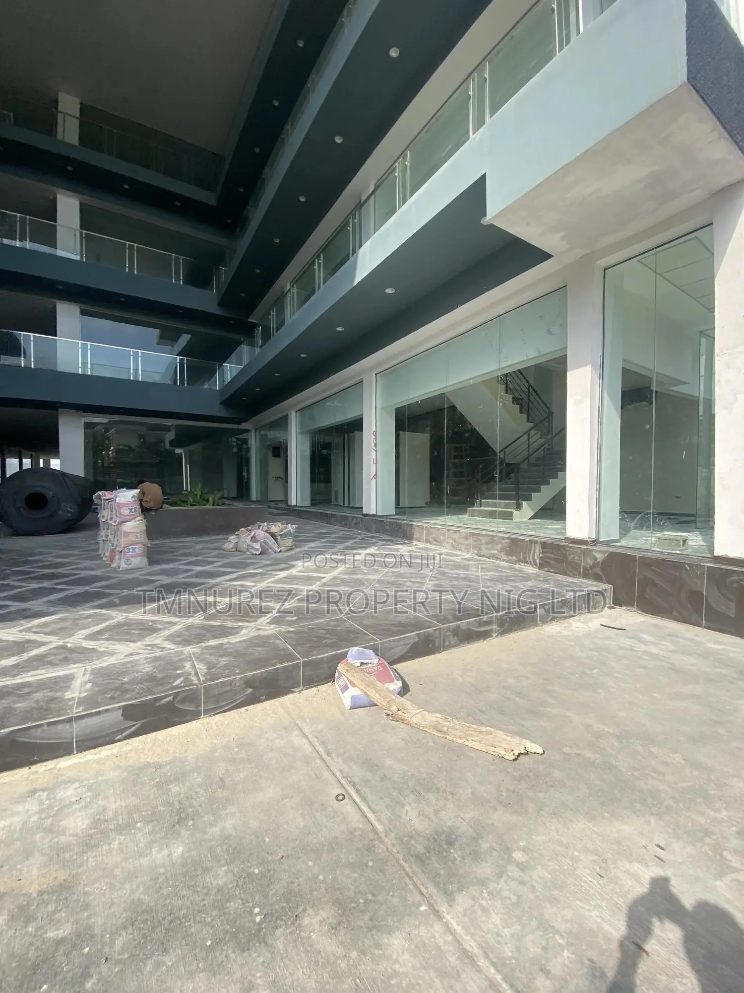 Shop Showroom for Rent at Lekki Phase1