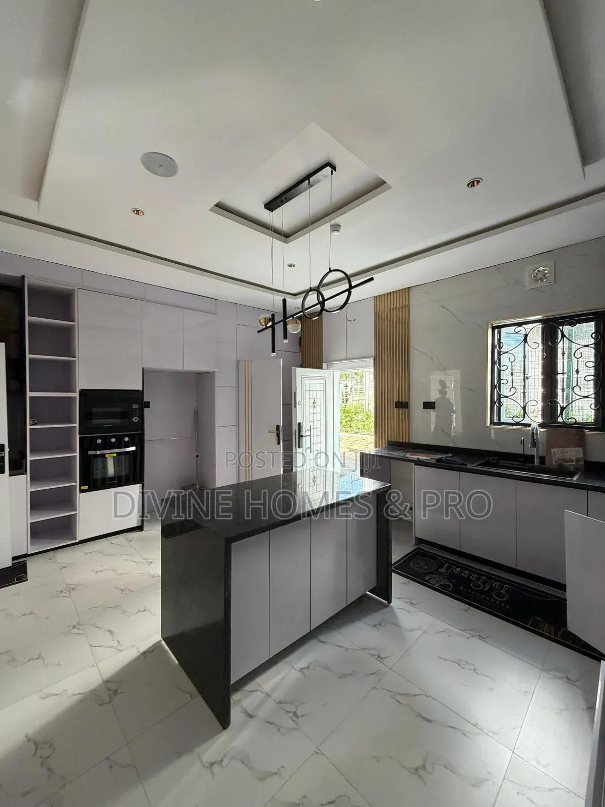 5bdrm Duplex in Kado for sale