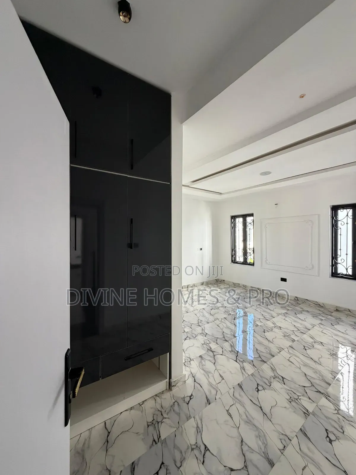 5bdrm Duplex in Kado for sale