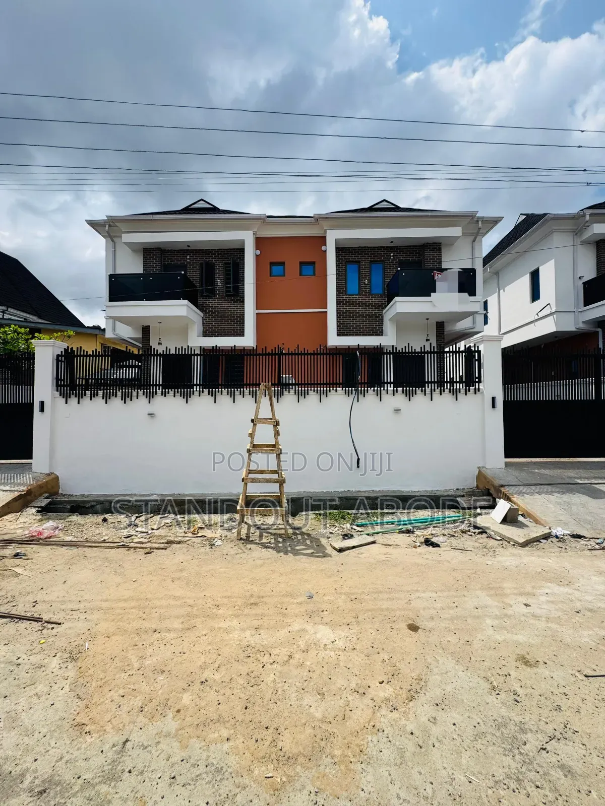 4bdrm Duplex in Inside An Estate, Surulere for sale