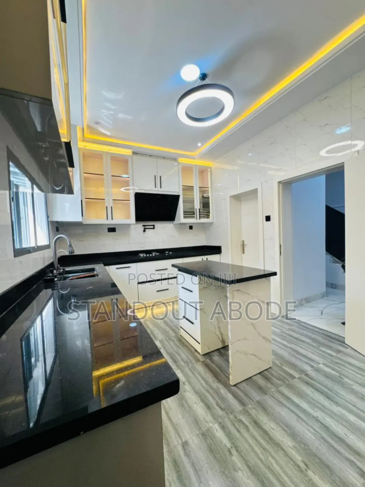 4bdrm Duplex in Inside An Estate, Surulere for sale