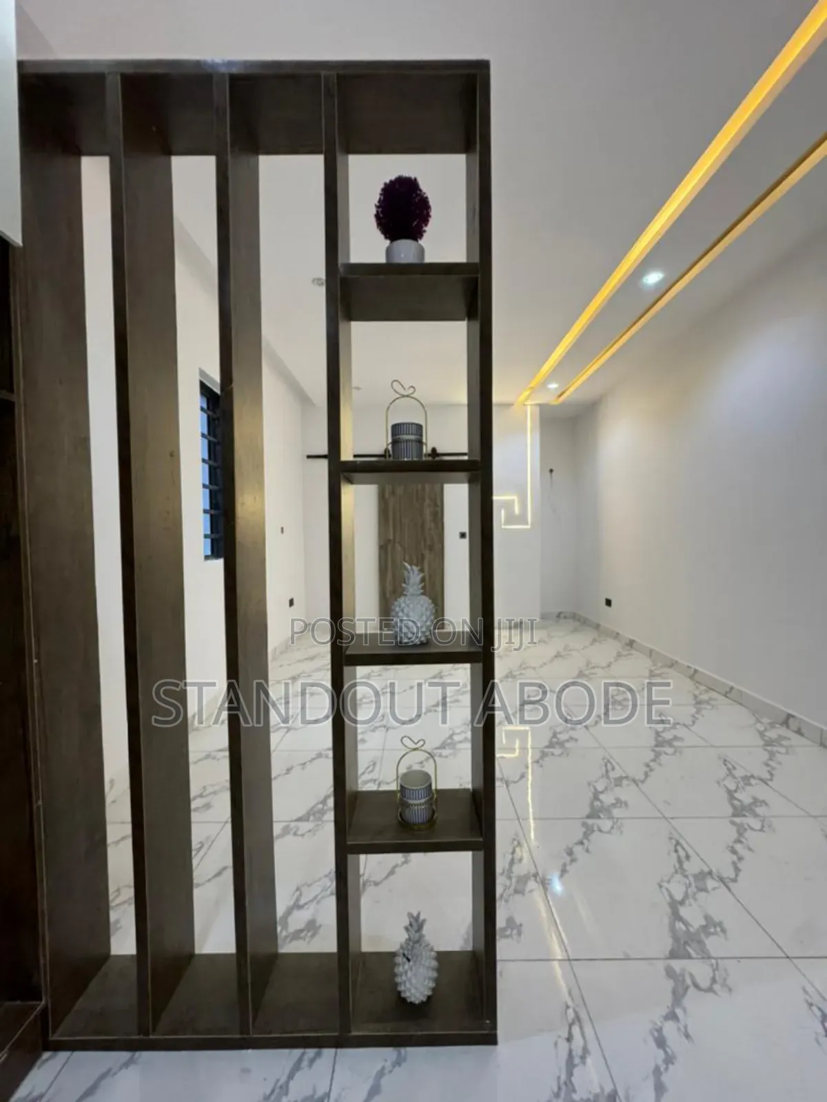 Studio Apartment in In An Estate In, Off Lekki-Epe Expressway for sale