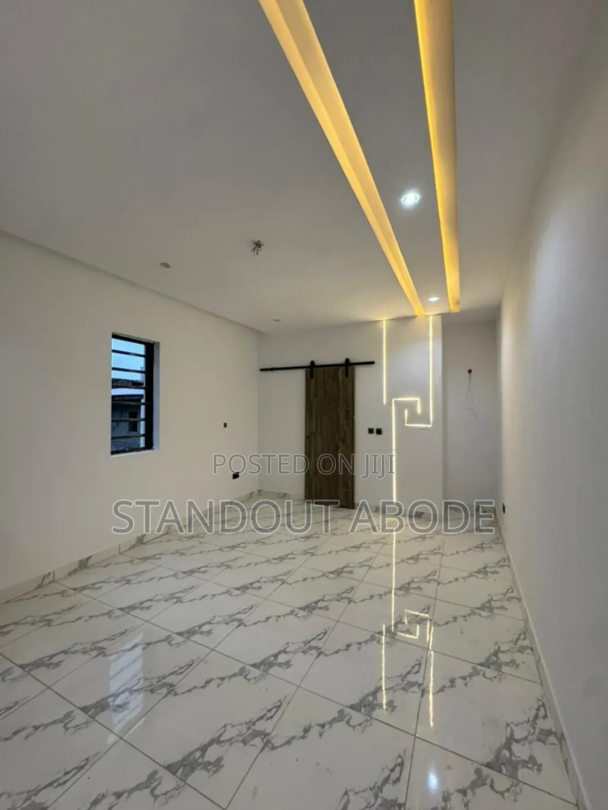 Studio Apartment in In An Estate In, Off Lekki-Epe Expressway for sale