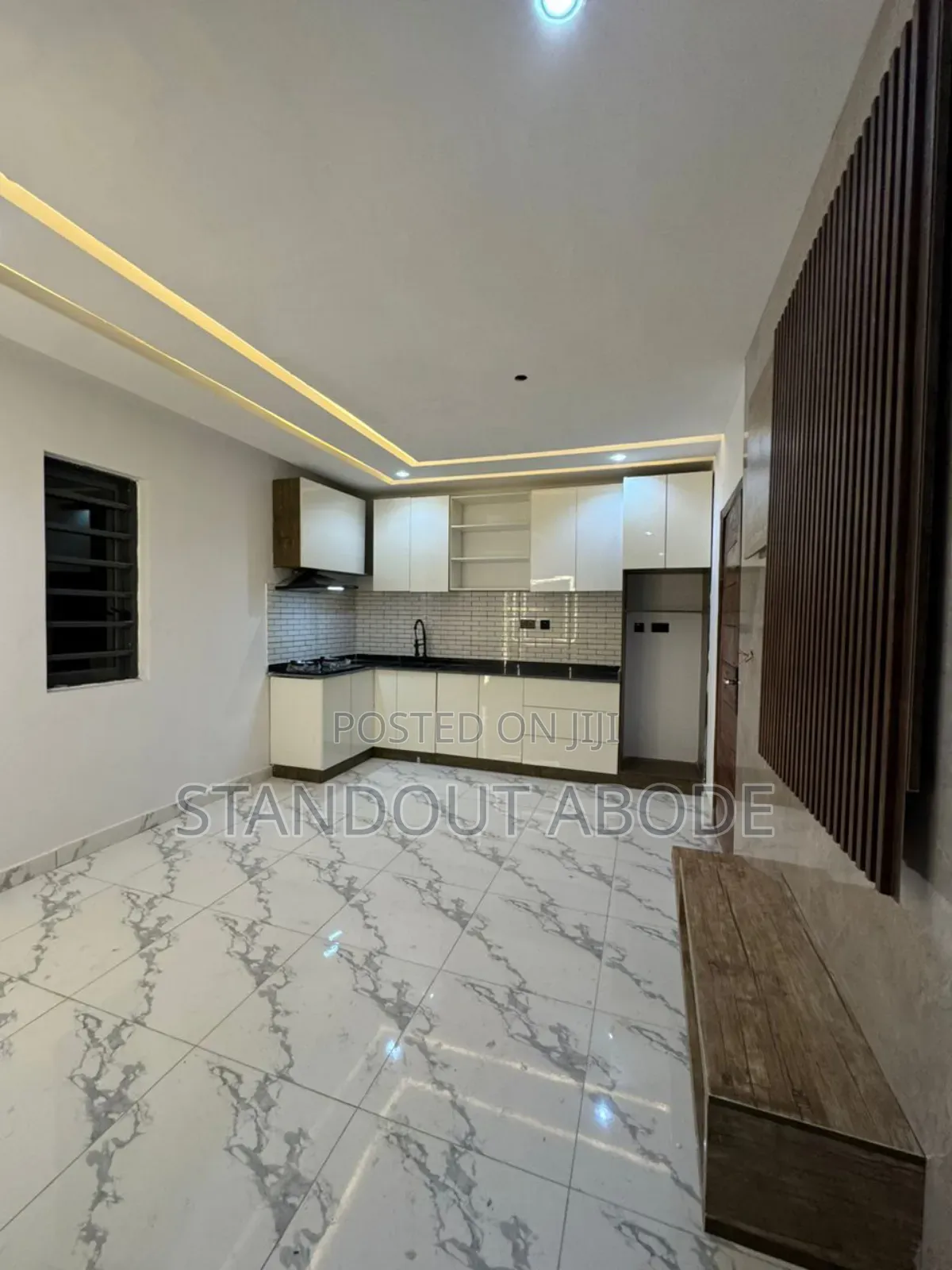 Studio Apartment in In An Estate In, Off Lekki-Epe Expressway for sale