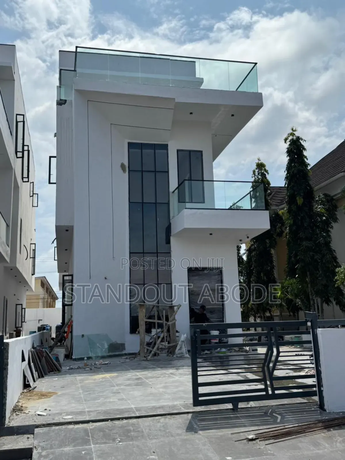 5bdrm Duplex in Orchid Road, Off Lekki-Epe Expressway for sale