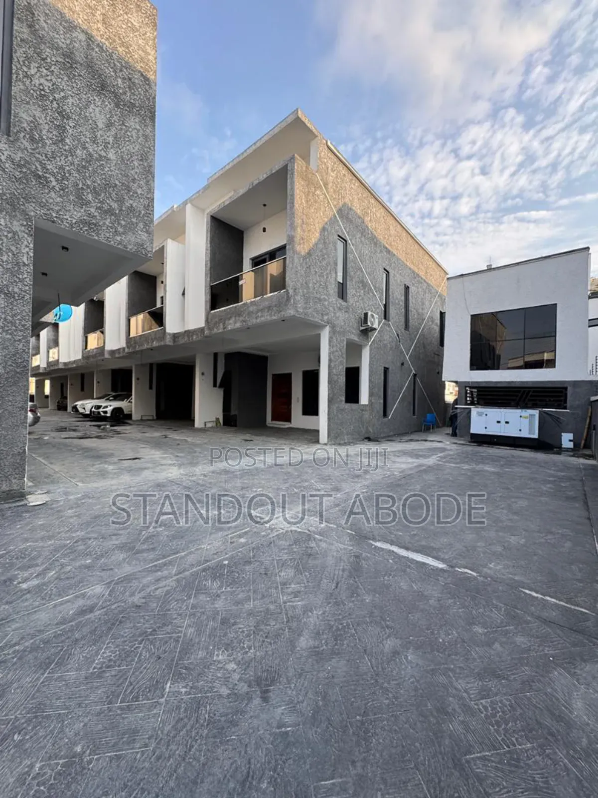 4bdrm Duplex in Inside An Estate, Ikota for sale