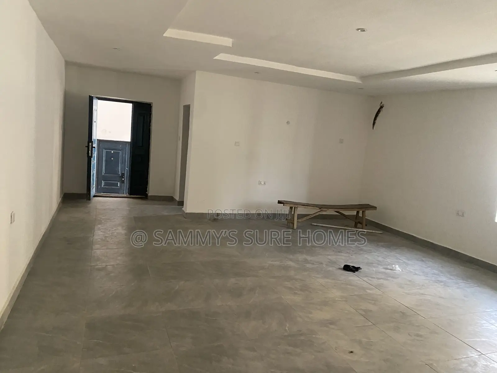 3bdrm Block of Flats in Katempe, Katampe for rent