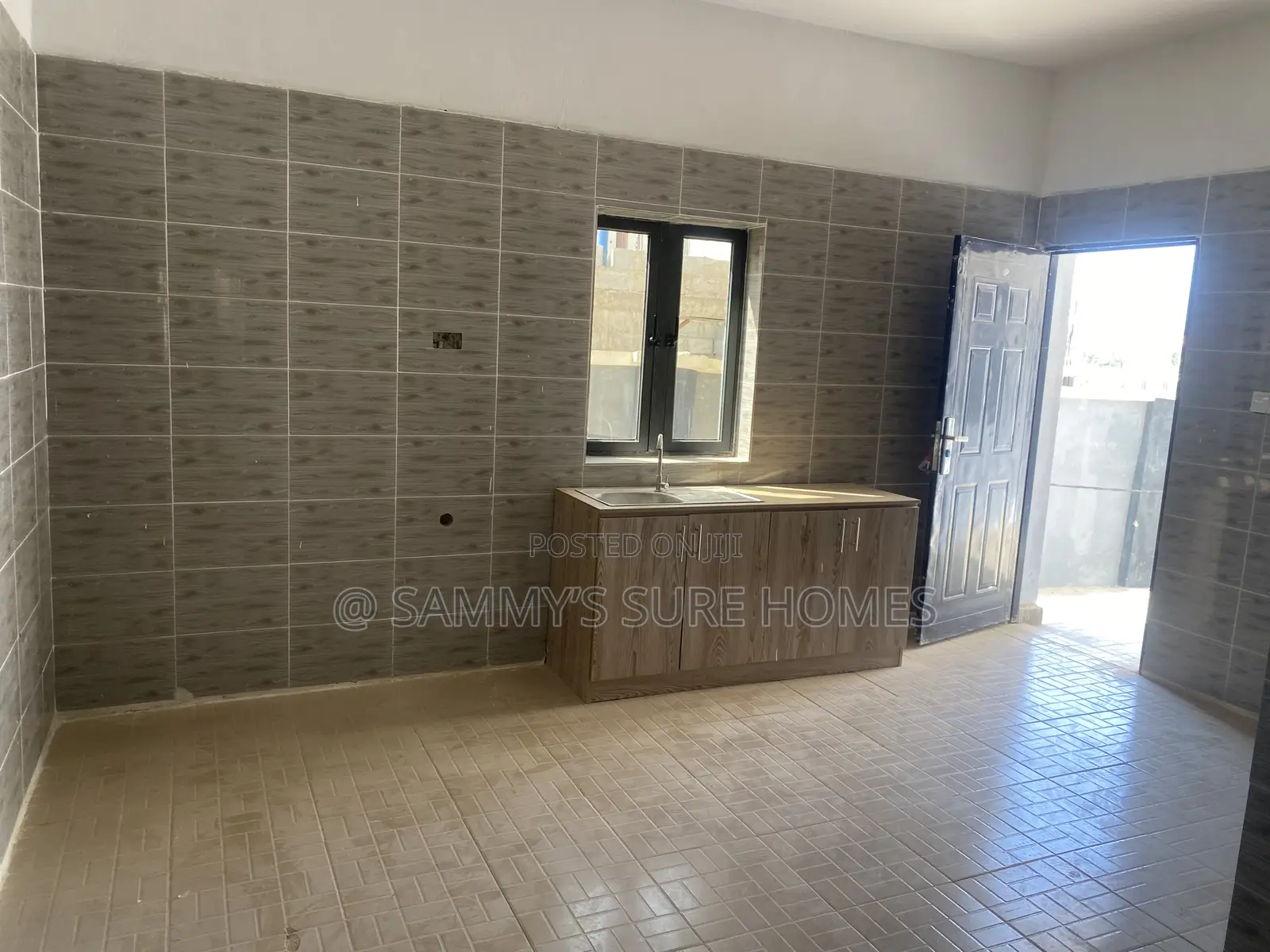 3bdrm Block of Flats in Katempe, Katampe for rent