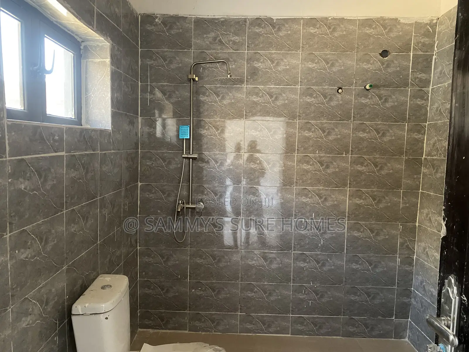 3bdrm Block of Flats in Katempe, Katampe for rent