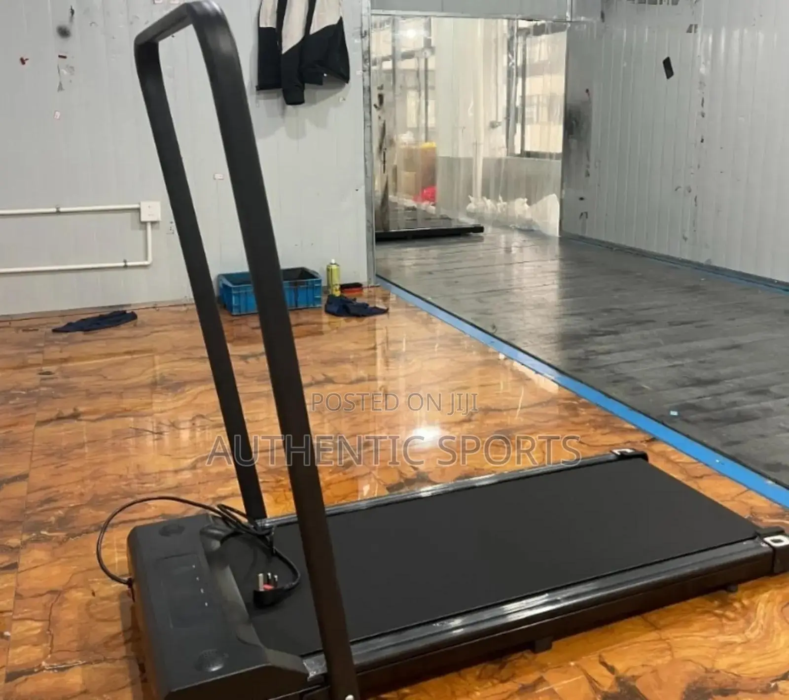 2.5hp Walking Treadmill With Handle and Bluetooth Music Speakers
