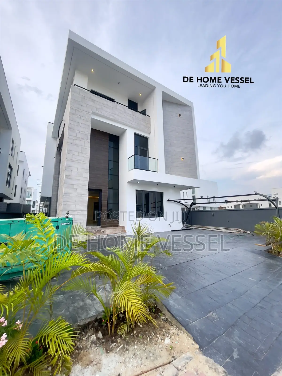 5bdrm Duplex in Ikate for sale