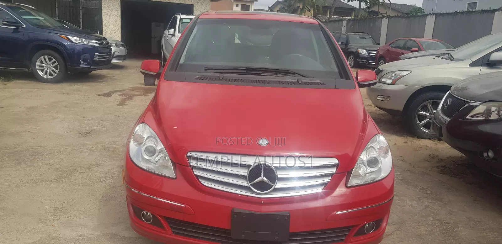 Mercedes-Benz 200 2007 Red