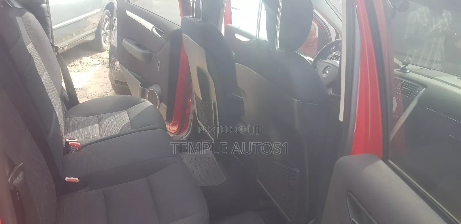 Mercedes-Benz 200 2007 Red
