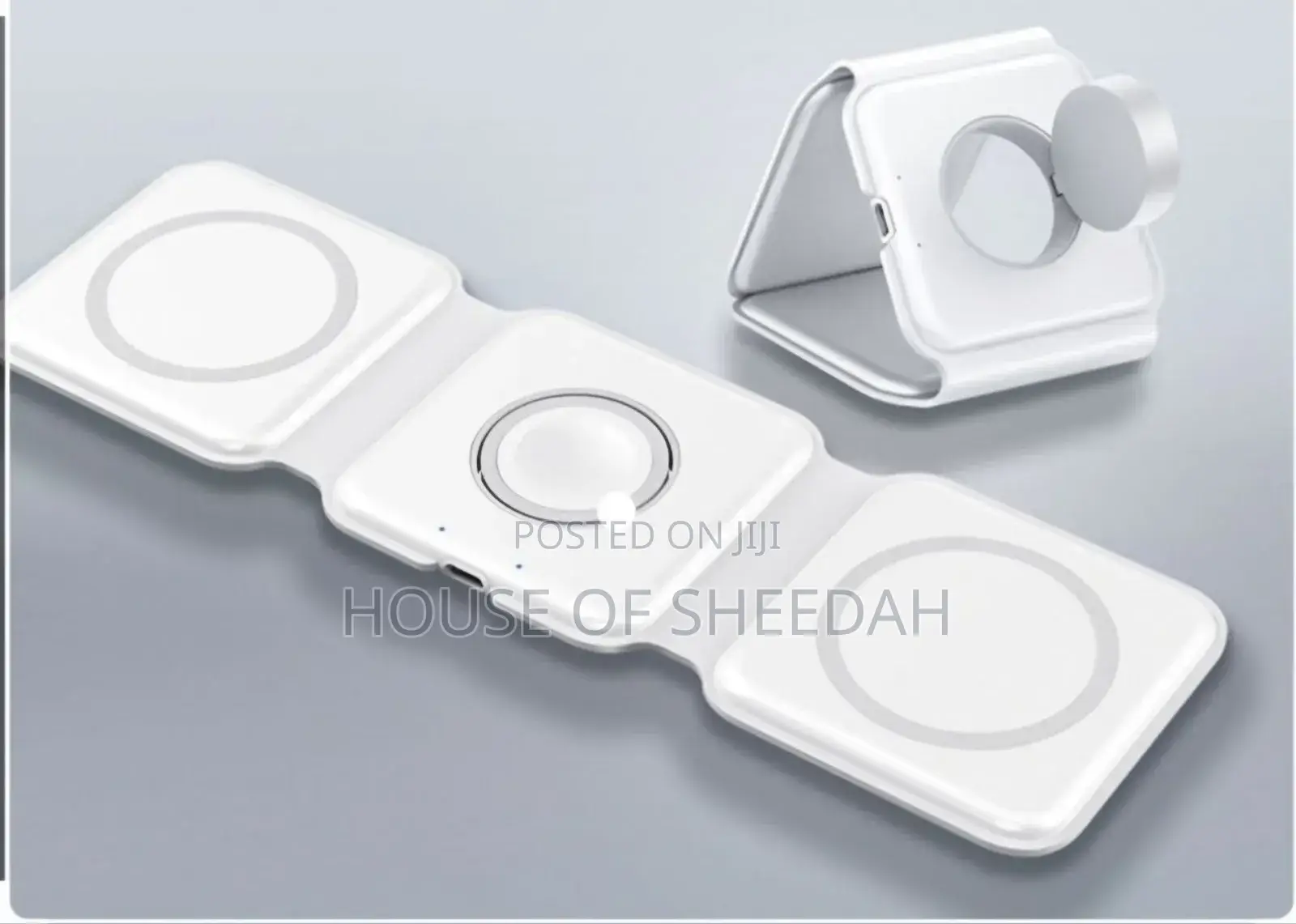 Foldable 3-in-1 Magnetic Wireless Charging Station.