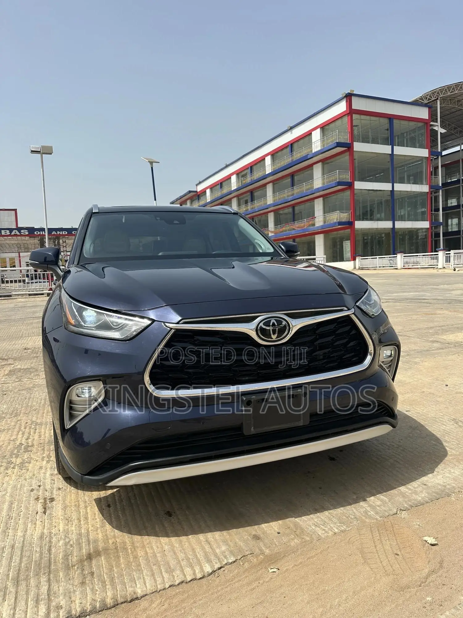 Toyota Highlander Limited 2022 Blue