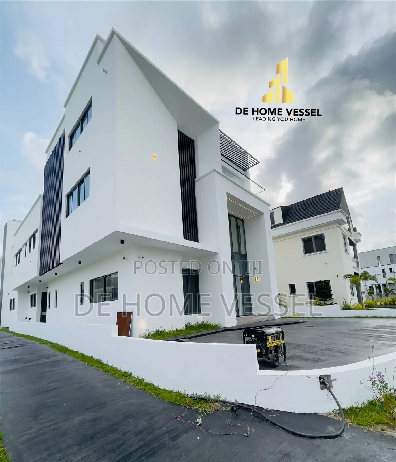 5bdrm Duplex in Ikate for sale