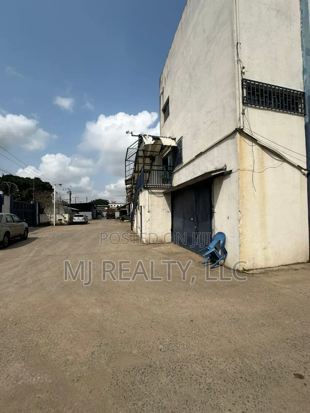 Oregun Ikeja: Massive Warehouse/Factory for Sale