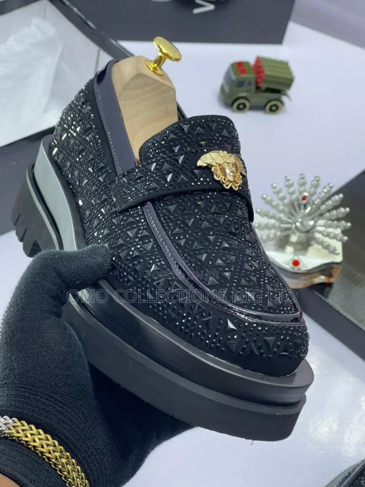 Luxury Men’S Original Versace Shoe Fully Boxed