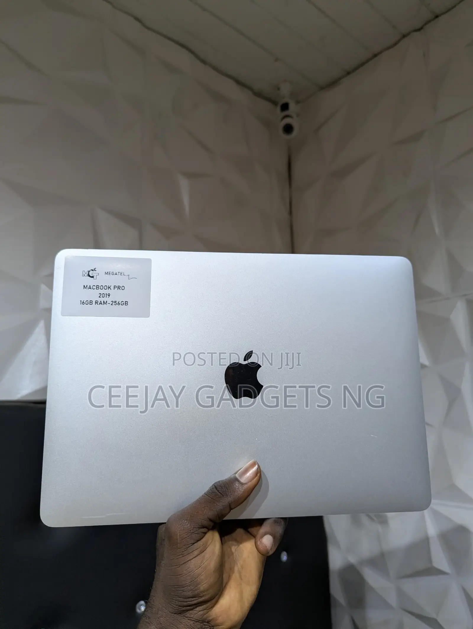 Laptop Apple MacBook Pro 2019 16GB Intel Core I5 SSD 256GB