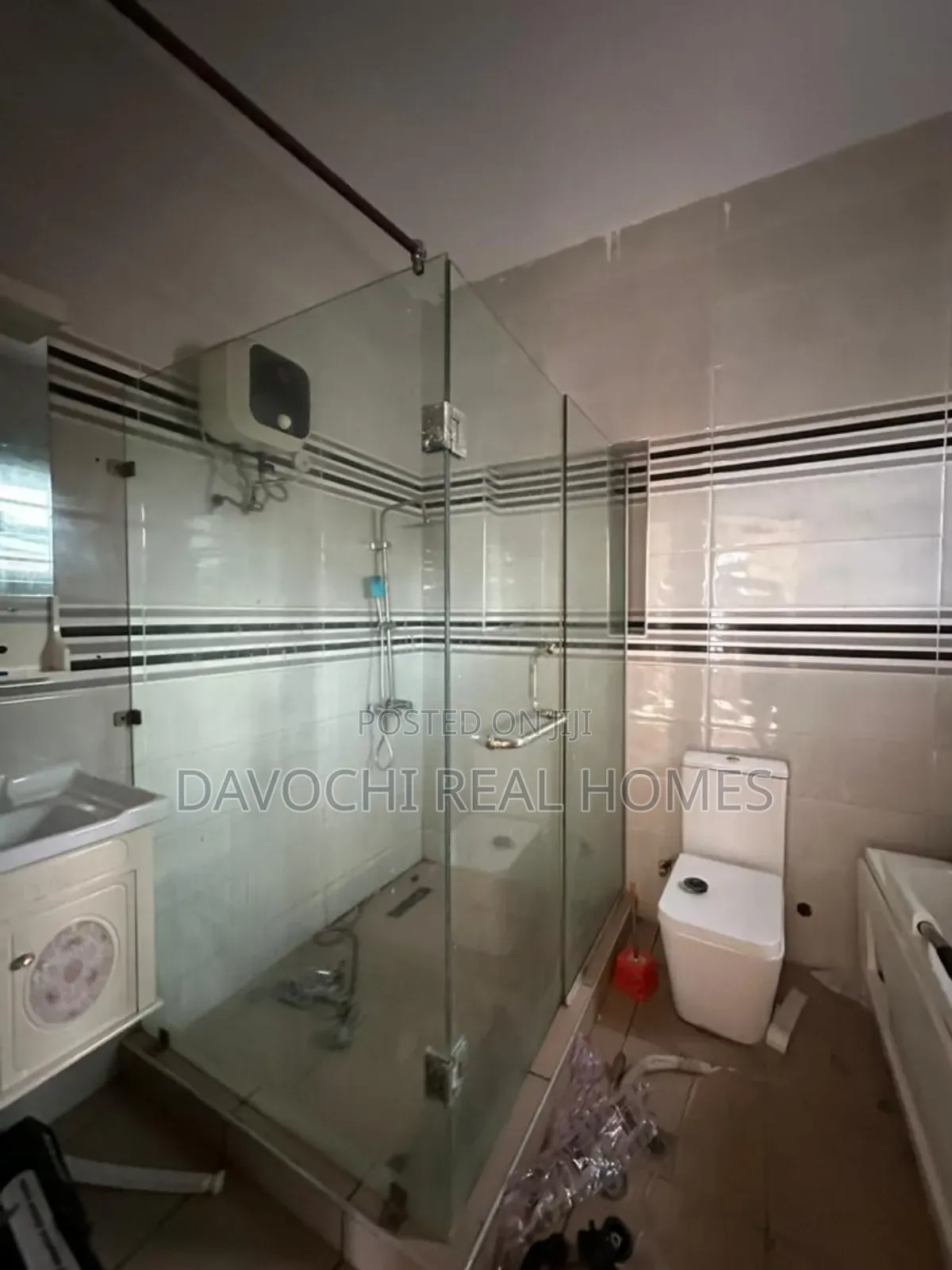 5bdrm Duplex in Osapa London Estate, Lekki for rent