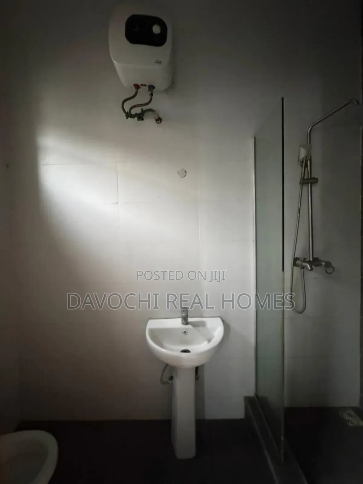4bdrm Duplex in Osapa London Estate, Lekki for rent