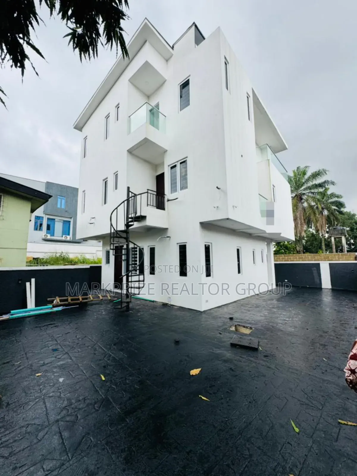 4bdrm Duplex in Adeniyi Jones for sale