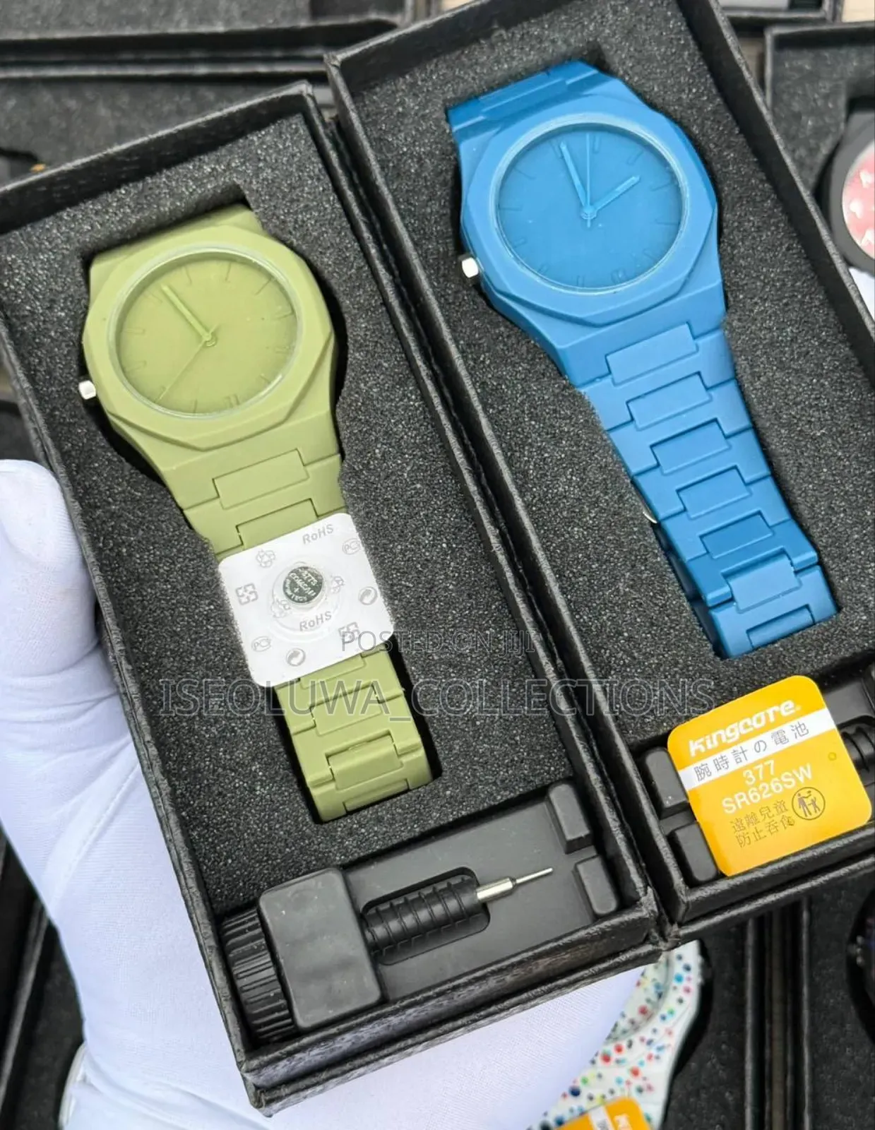 Minimalist Wristwatch With Gift Battery And Adjustment Tool