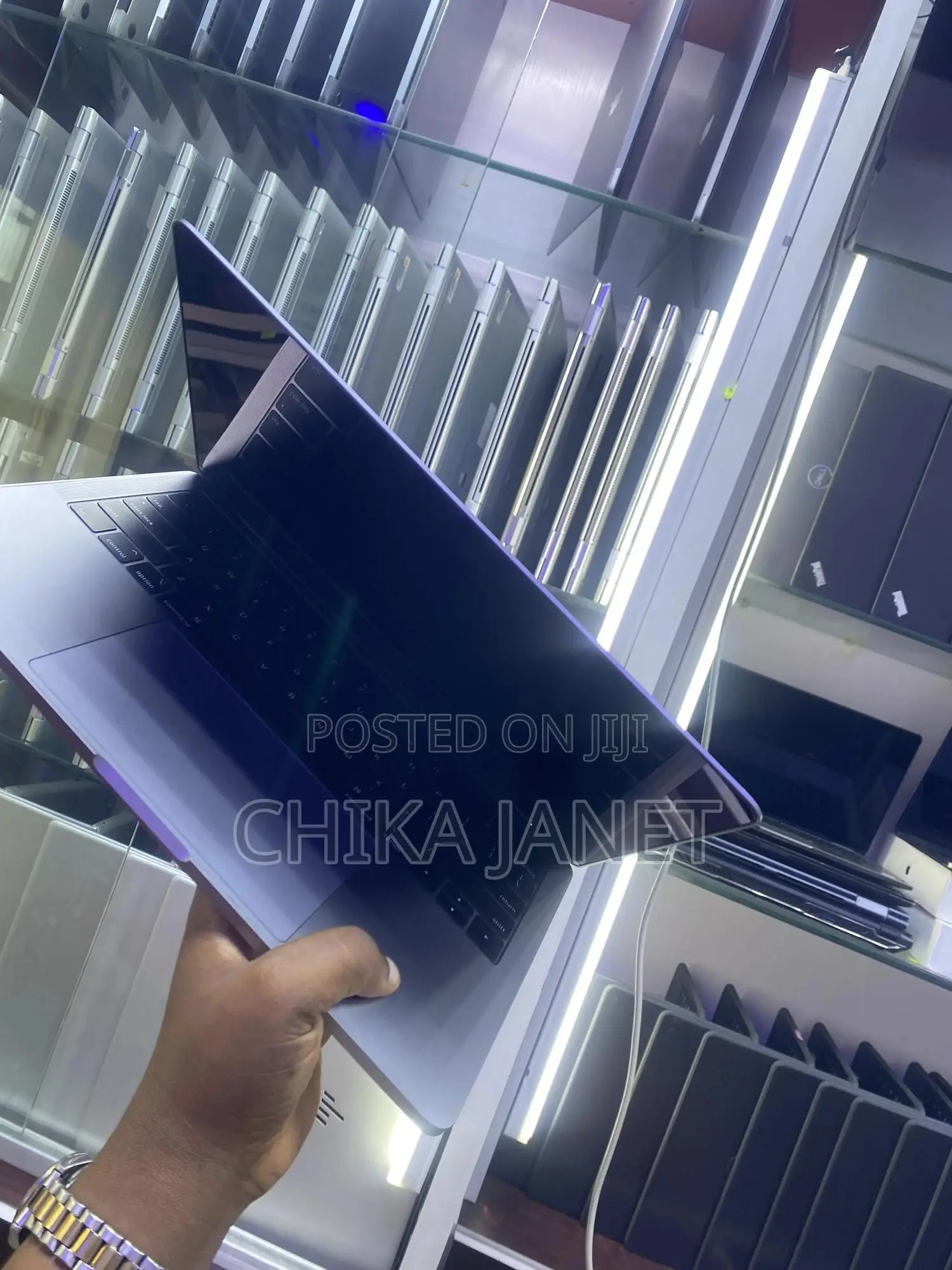 Laptop Apple MacBook Pro 2020 8GB Intel Core I7 SSD 512GB