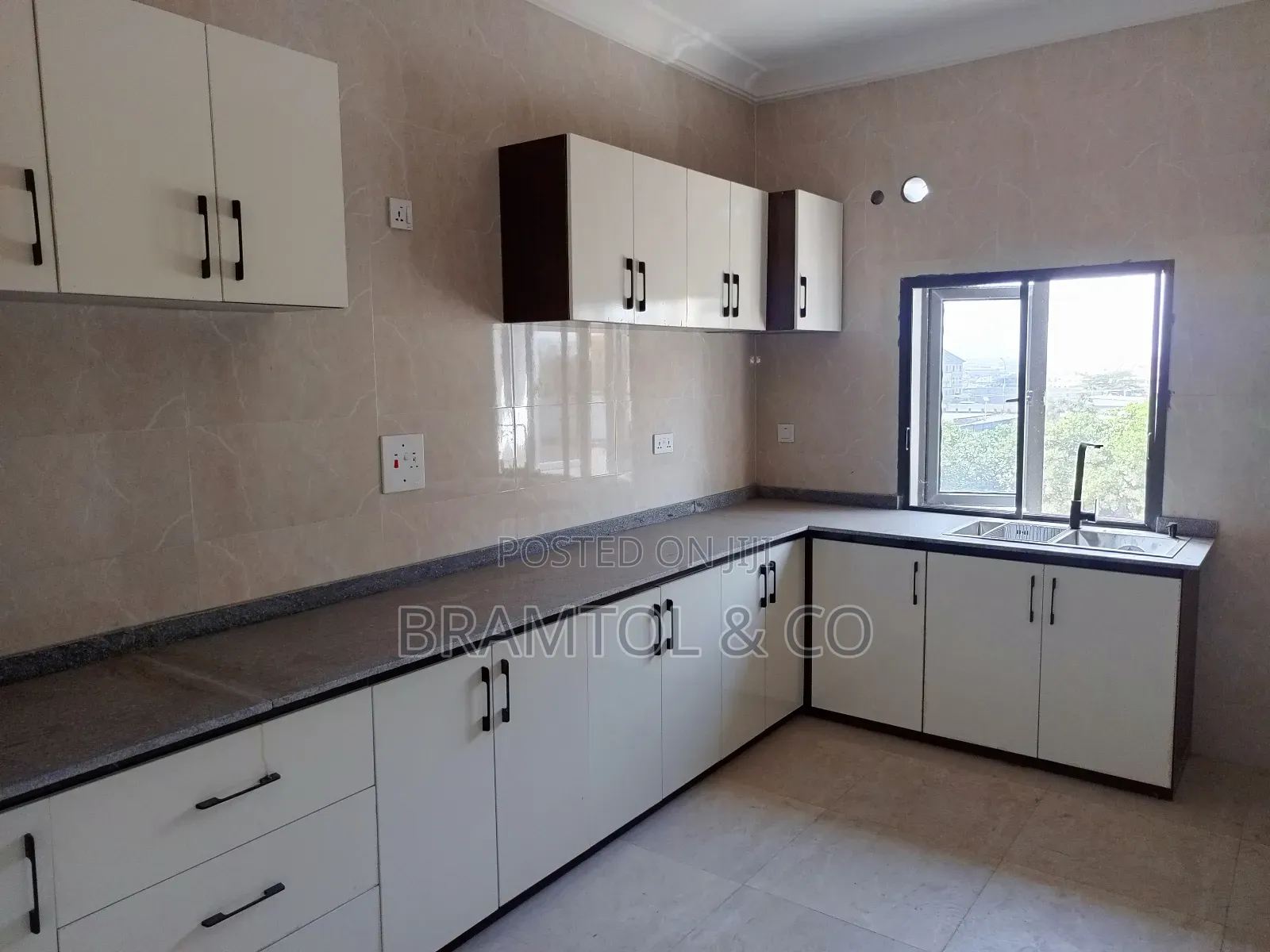 3bdrm Block of Flats in With Bq, Katampe (Main) for rent