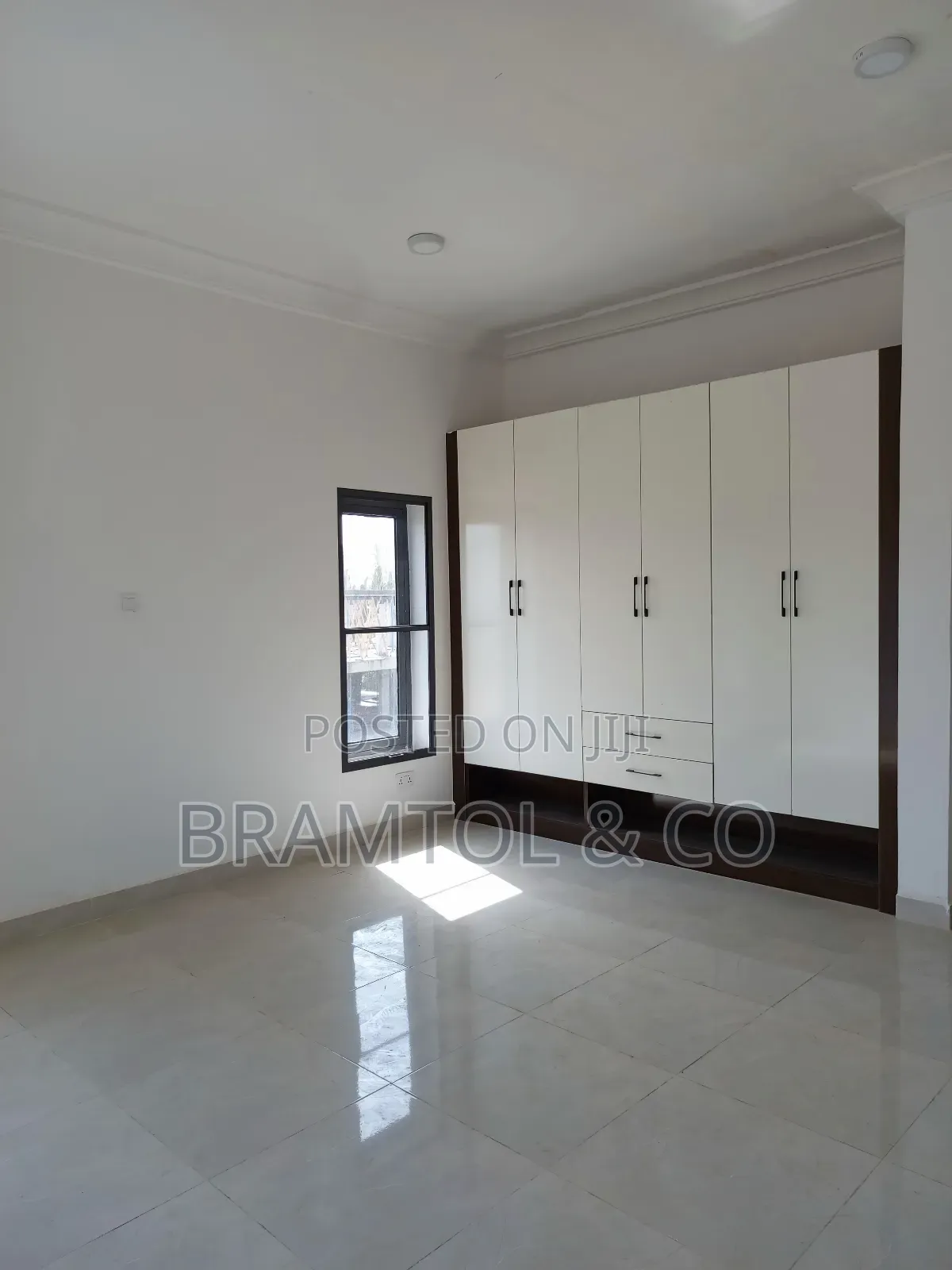 3bdrm Block of Flats in With Bq, Katampe (Main) for sale
