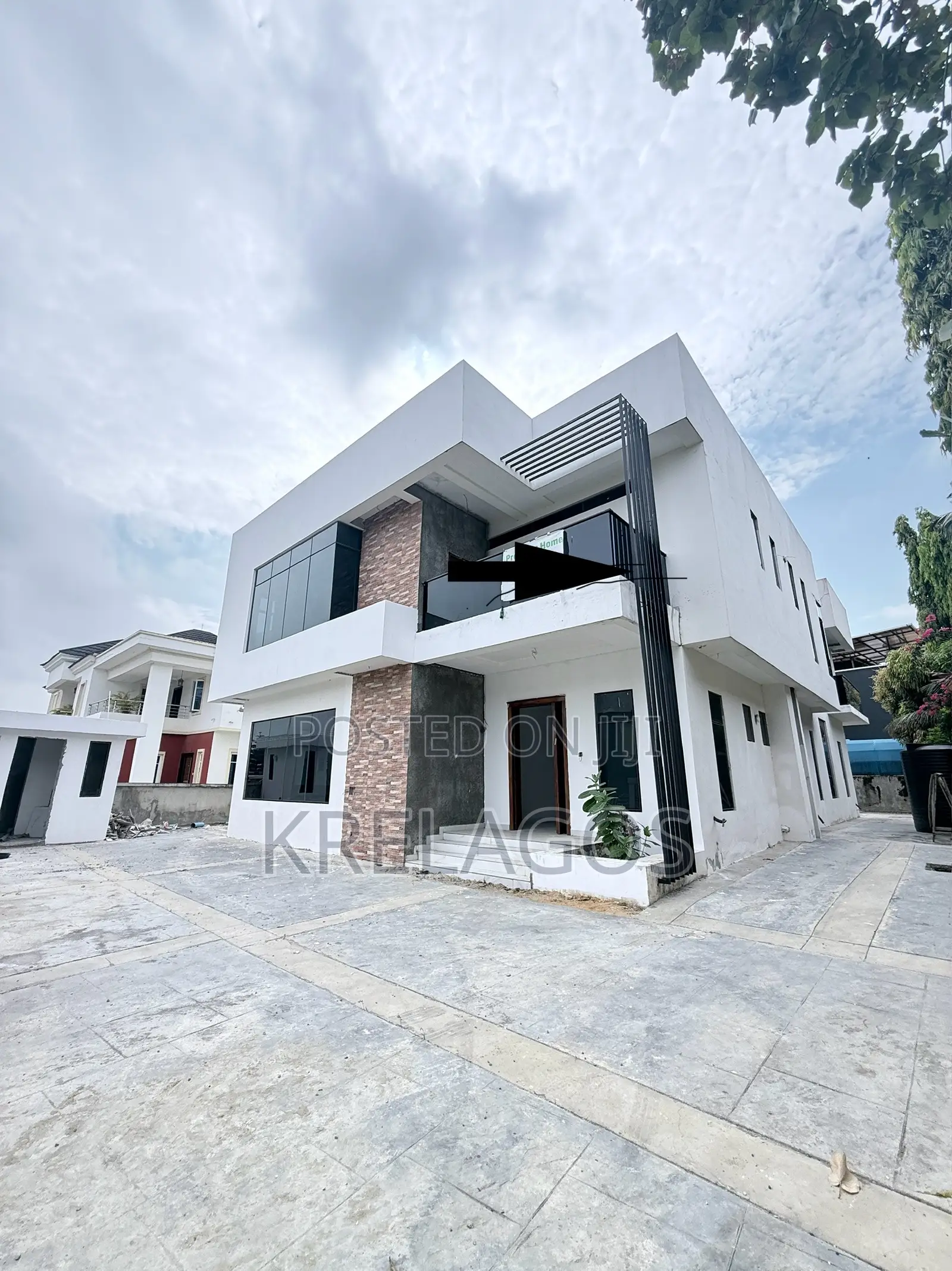 5bdrm Duplex in Royal Garden, Off Lekki-Epe Expressway for sale
