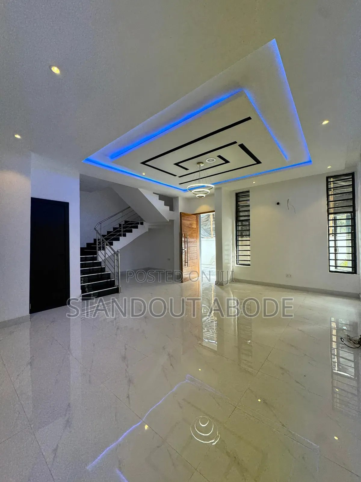 4bdrm Duplex in Inside An Estate In for sale