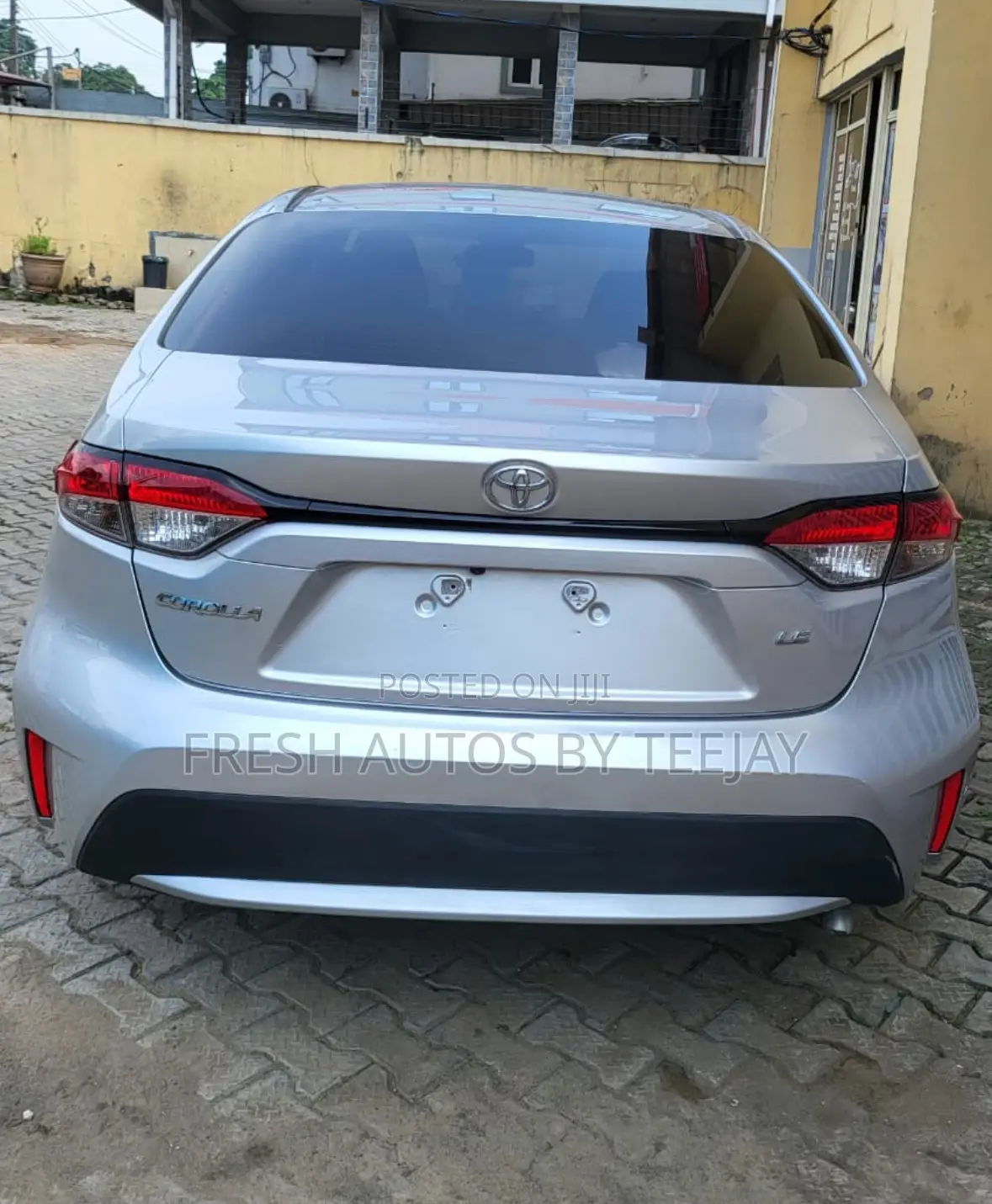 Toyota Corolla LE 2020 Silver
