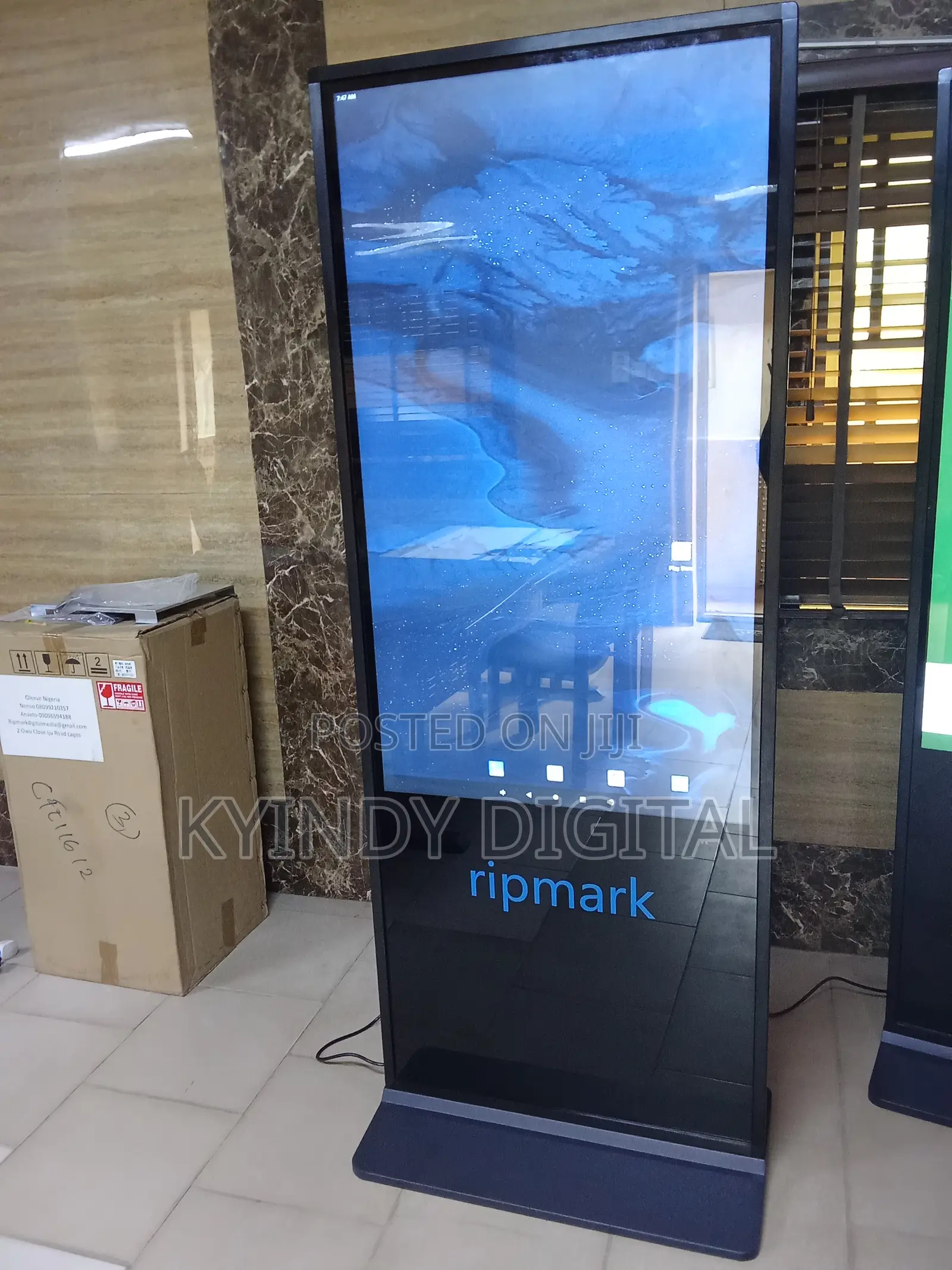 55 Inches Floor Standing Non Touch Screen