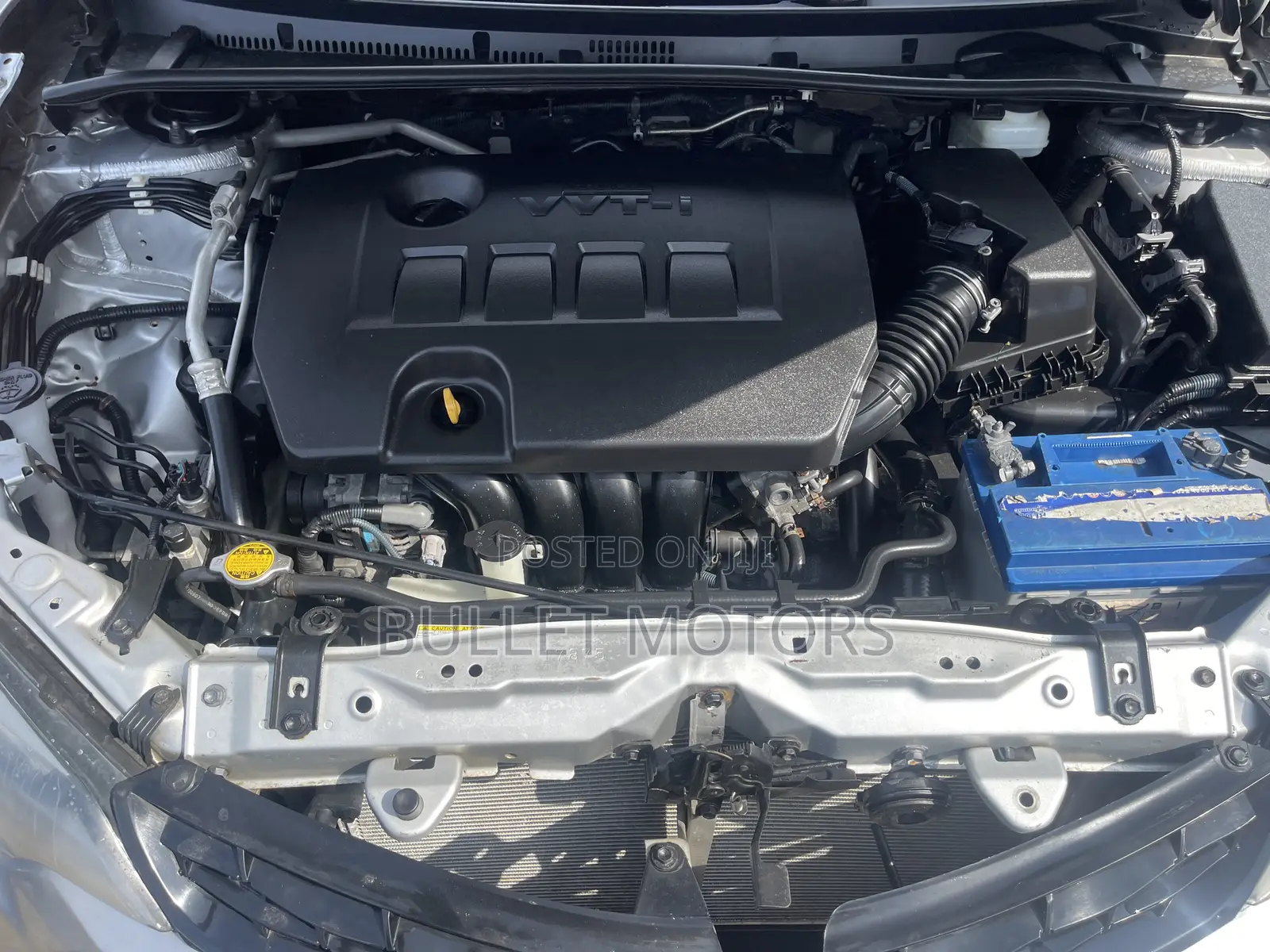 Toyota Corolla LE Plus 4dr Sedan (1.8L 4cyl CVT) 2015 Silver