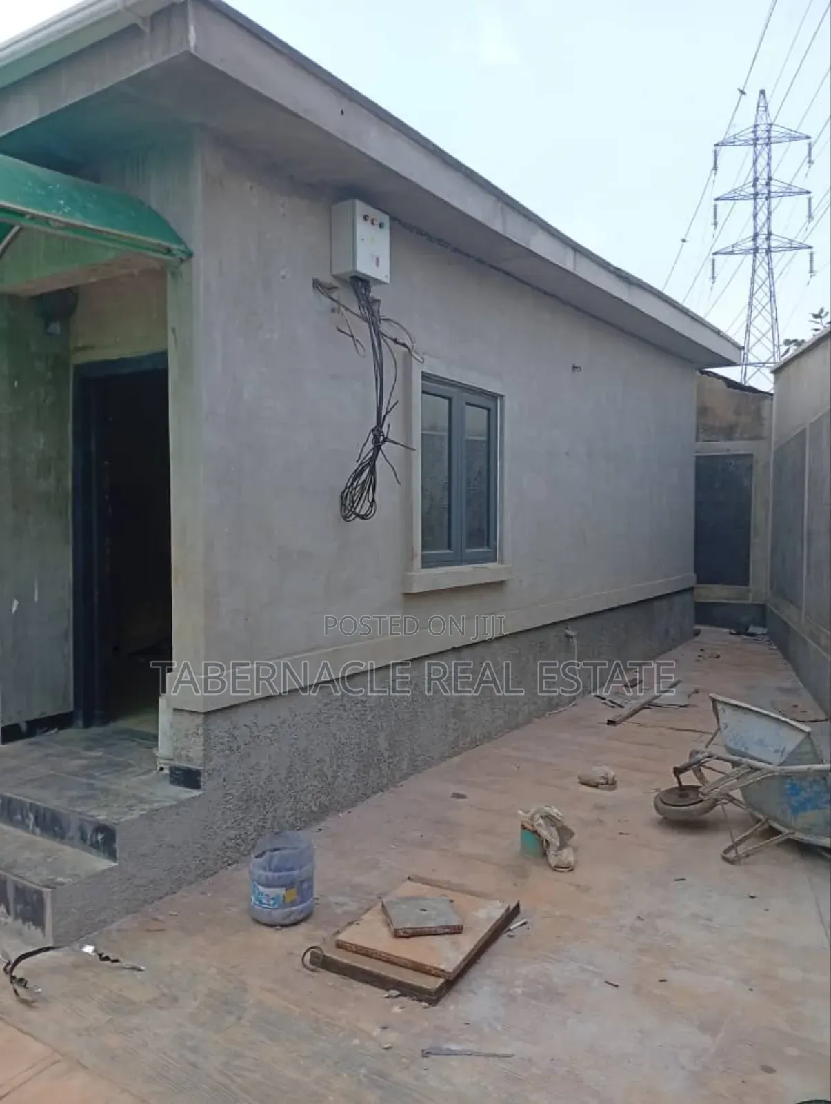 1bdrm Bungalow in Benson Garage, for rent