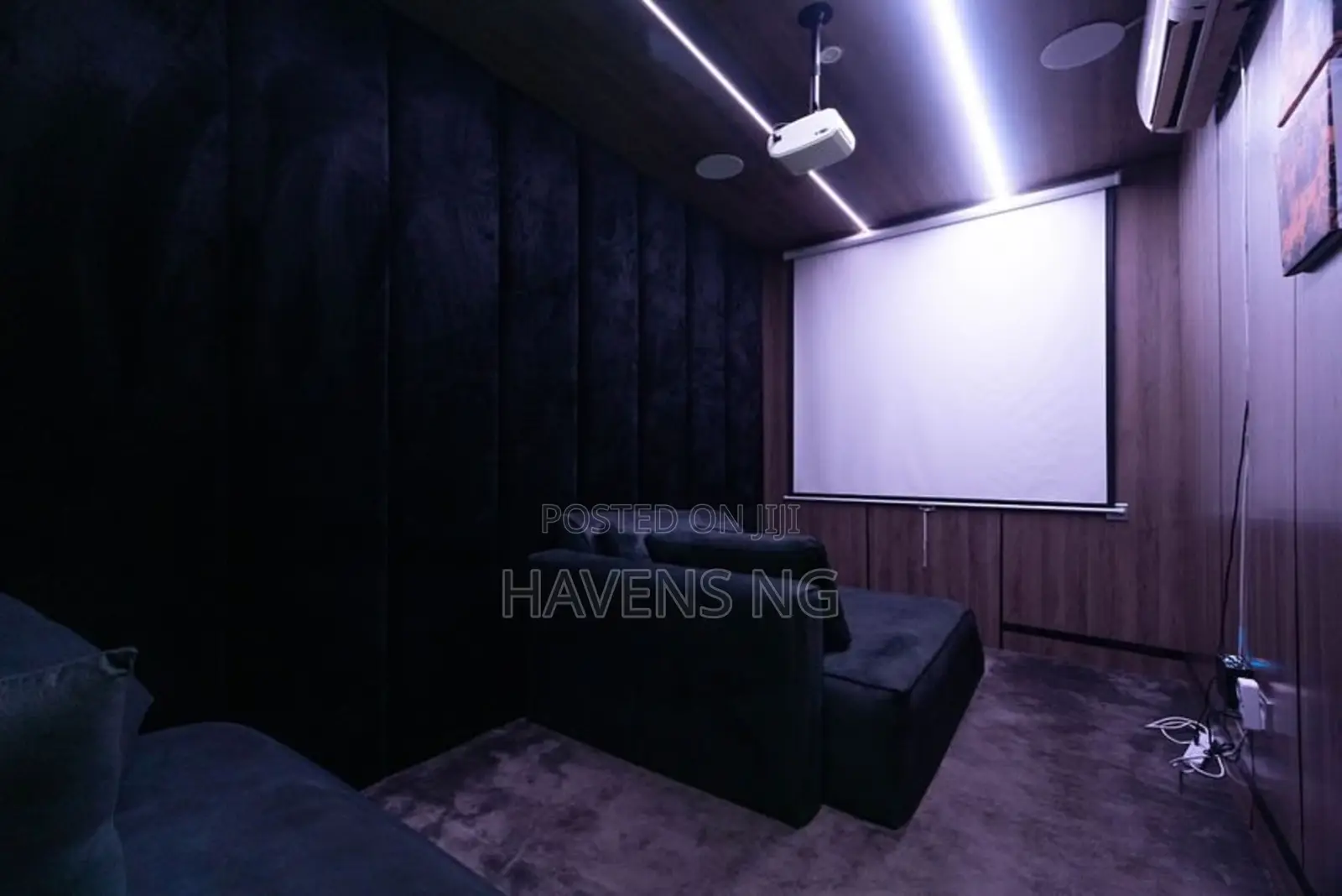 Cozy 1 Bedroom Apartment With Private Cinema, Swimming Pool, Balcony