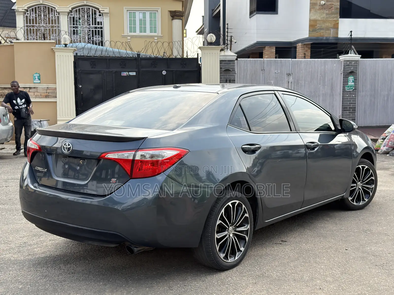 Toyota Corolla S w/Special Edition Pkg (1.8L 4cyl CVT) 2016 Gray